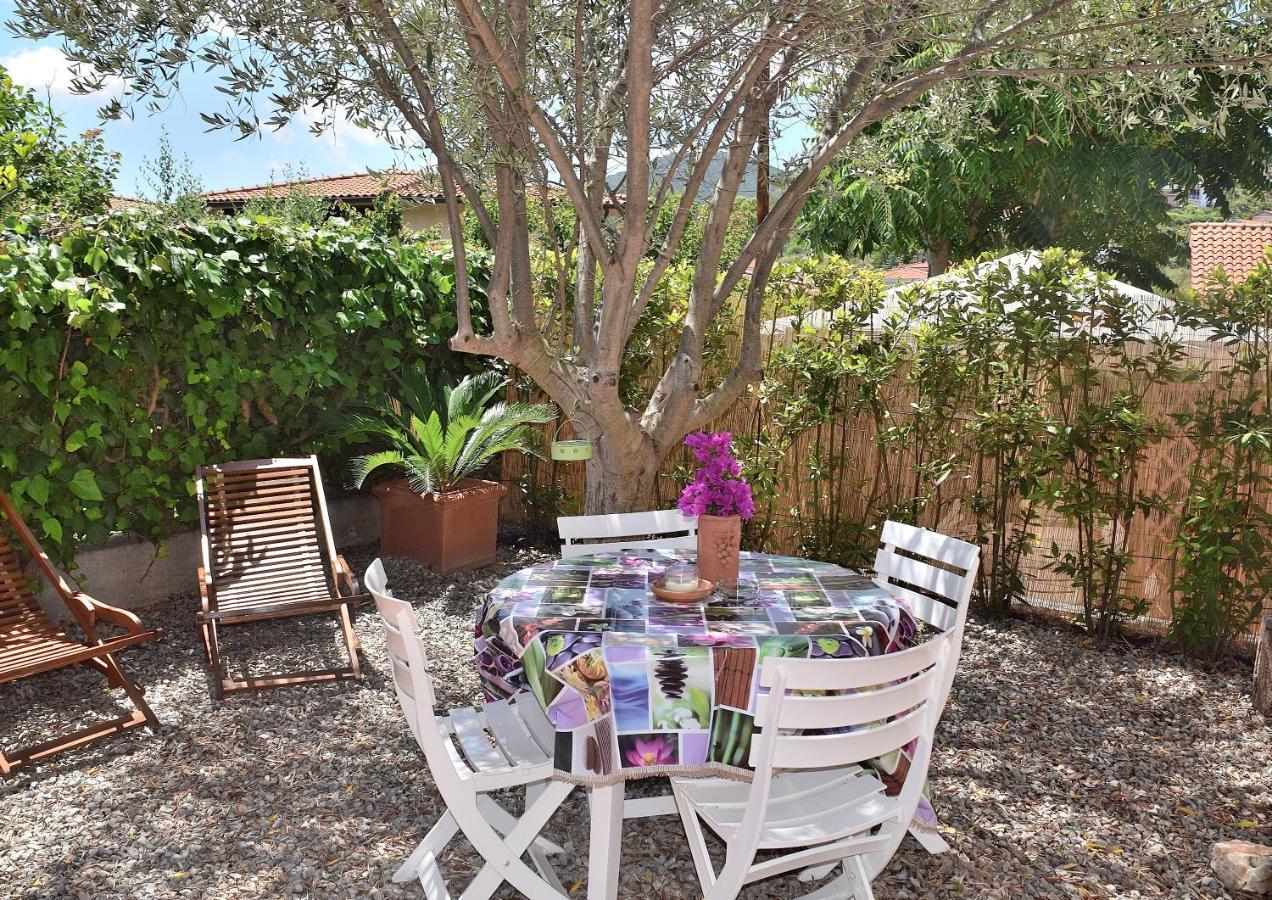 Villa Fiore Apartments Portoferraio Bagian luar foto